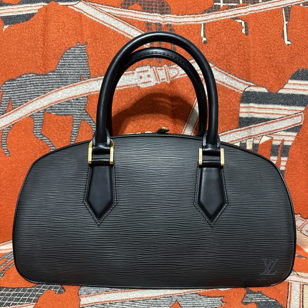 LOUIS VUITTON ❤️🌟TH0063 JASMIN EPI BLACK BAG ⭐️